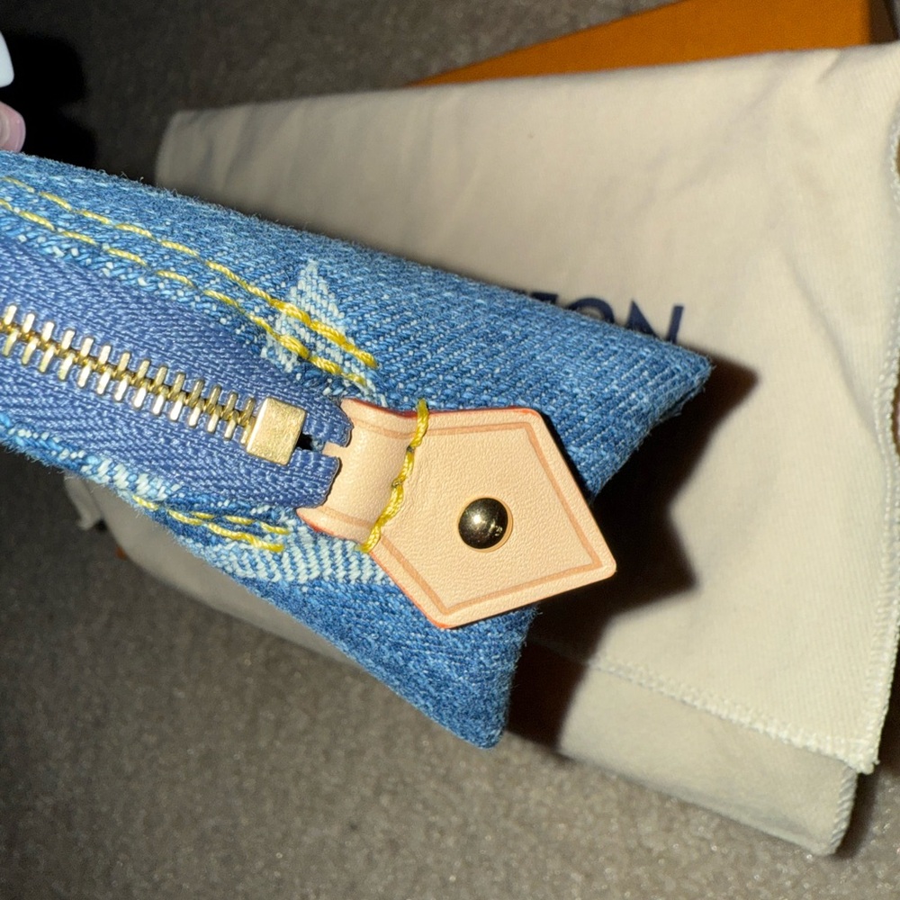 Louis Vuitton Pochette Cosmetique PM Blue Denim - Picture 5 of 9